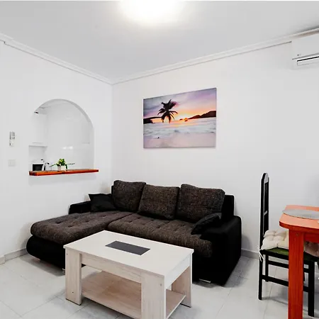 2-bedroom Next To Av De Habaneras Apartment Torrevieja