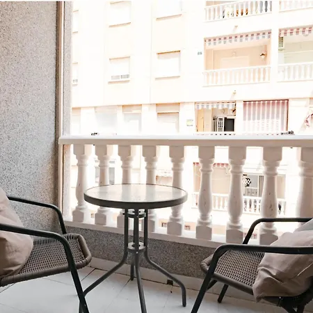 2-bedroom Next To Av De Habaneras * Torrevieja