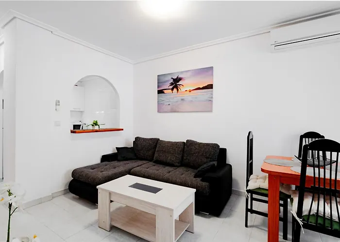 2-bedroom Next To Av De Habaneras Apartment Torrevieja