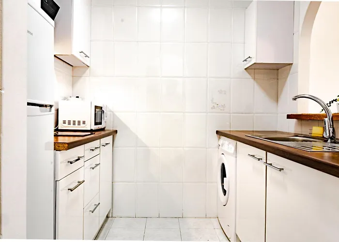 2-bedroom Next To Av De Habaneras Torrevieja