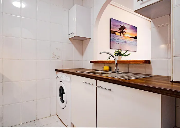 2-bedroom Next To Av De Habaneras Apartment *