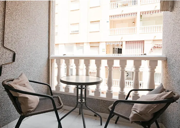 2-bedroom Next To Av De Habaneras * Torrevieja